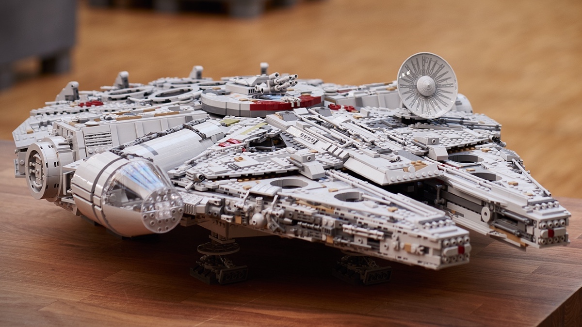 LEGO Star Wars 75192 Millennium Falcon contains a mind-boggling number of pieces