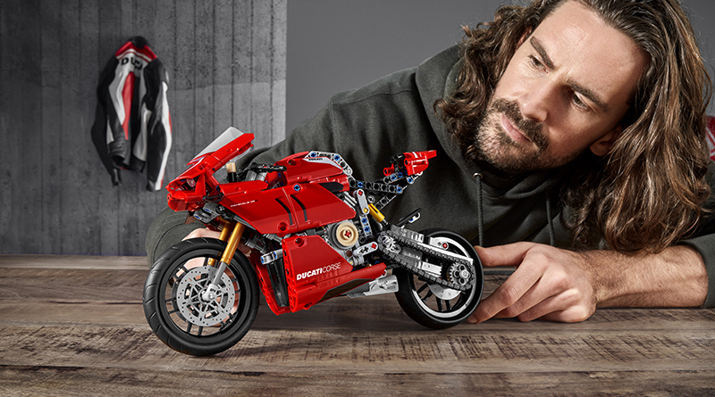 LEGO Technic 42107 Ducati Panigale V4 R officially announced