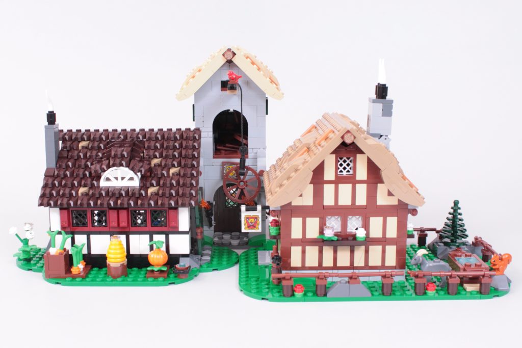 LEGO Icons 10332 Medieval Town Square review 31 1024x683