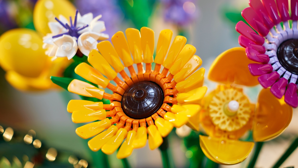 Most affordable LEGO Icons bouquet rumoured for 2025