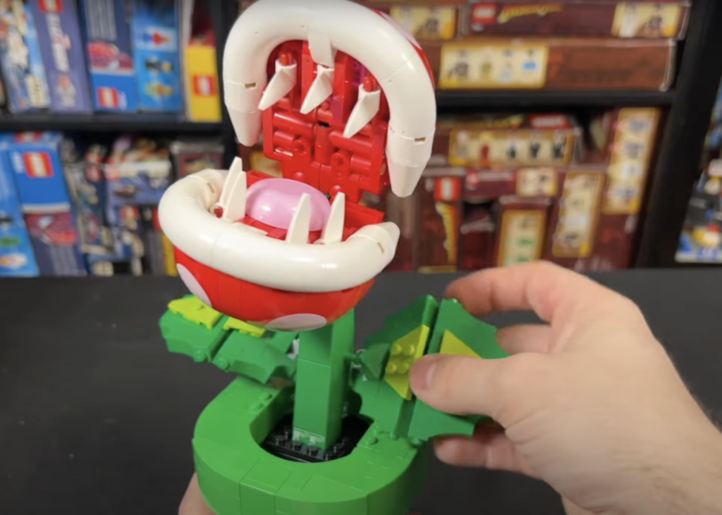 MiniSuperHeroesToday LEGO Super Mario 71426 Piranha Plant review leaves 1024x730