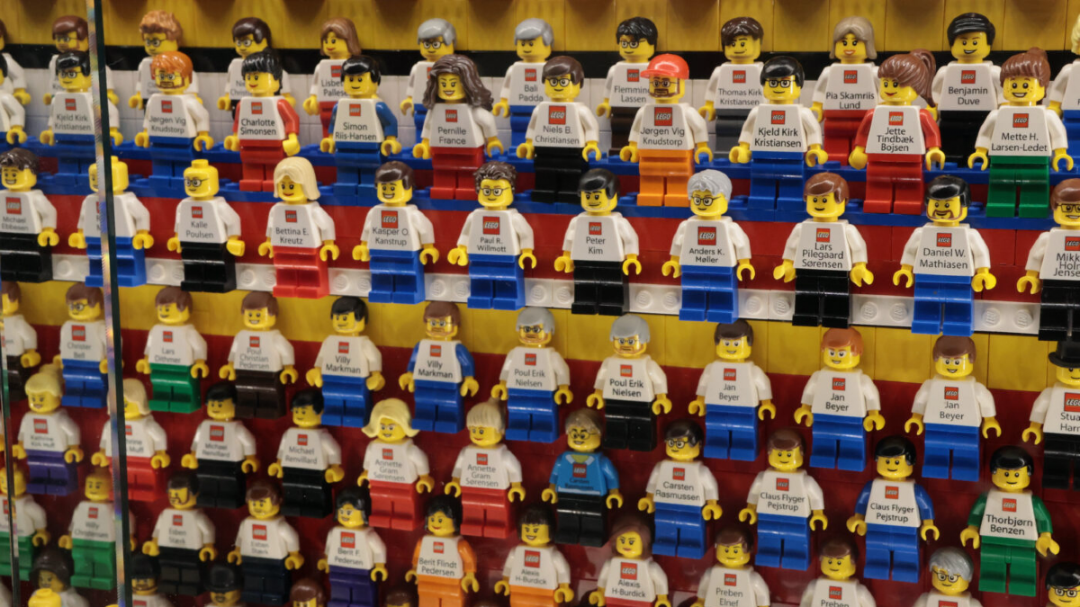 It’s now much harder to get a LEGO employee minifigure business card 