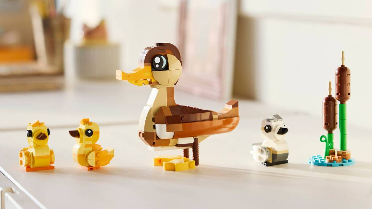 Duck Family LEGO gift-with-purchase revealed