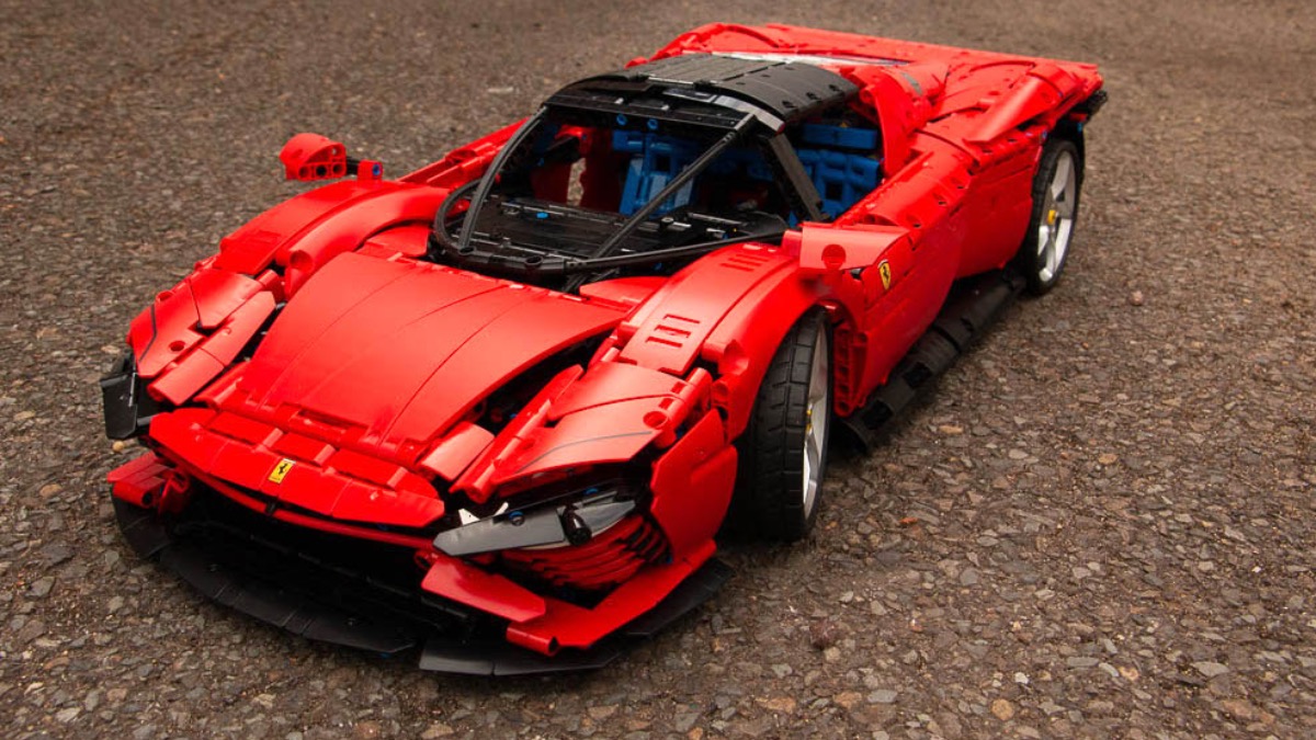 LEGO Technic 42143 Ferrari Daytona SP3 review
