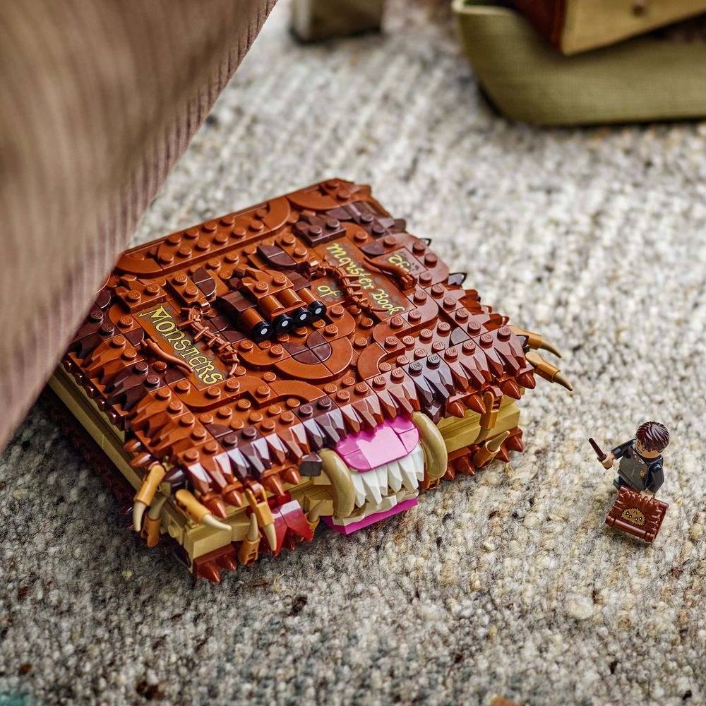 LEGO Harry Potter Chomping Monster Book of Monsters 1