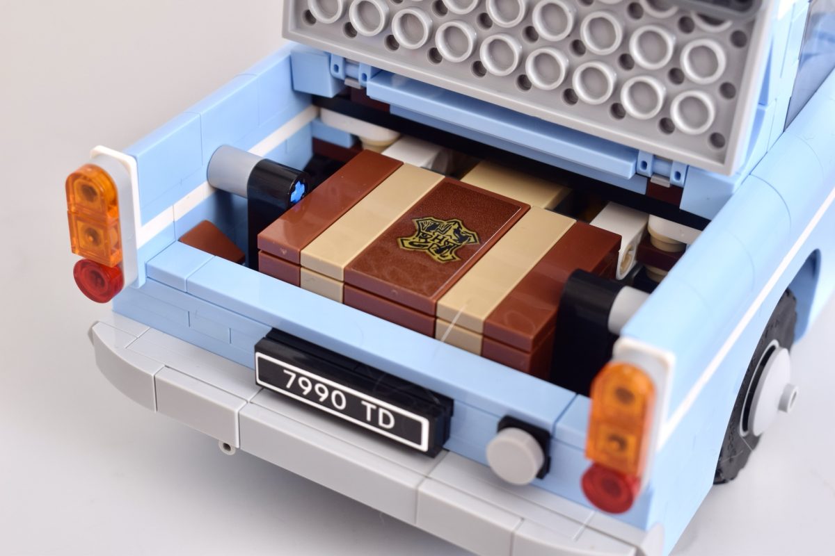 LEGO Harry Potter 76470 Enchanted Flying Ford Anglia review 6 1200x800