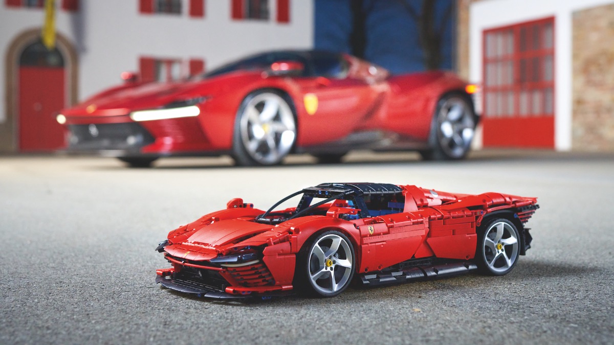 LEGO Technic 42143 Ferrari Daytona SP3 out now