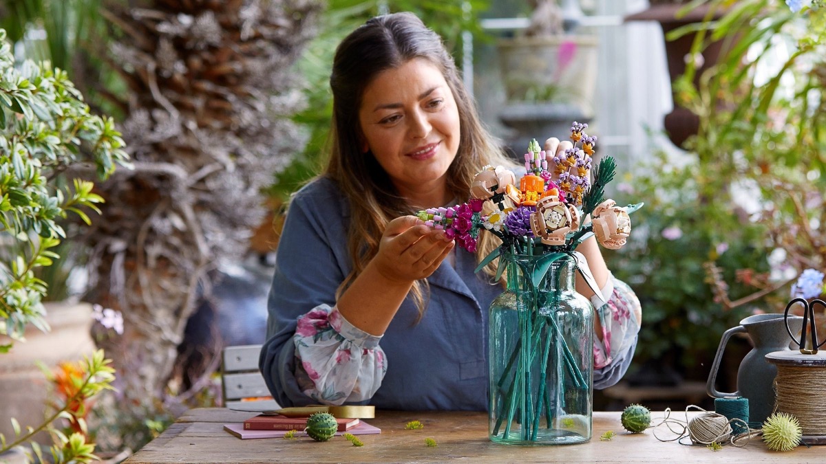Four ways to celebrate Mother's Day with LEGO sets