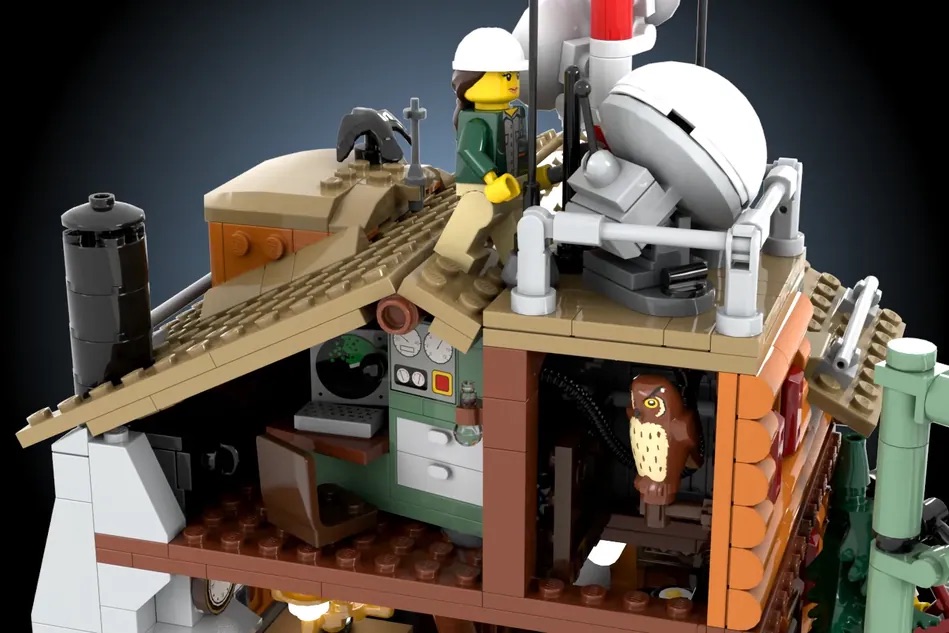 LEGO Ideas Summit Station 13
