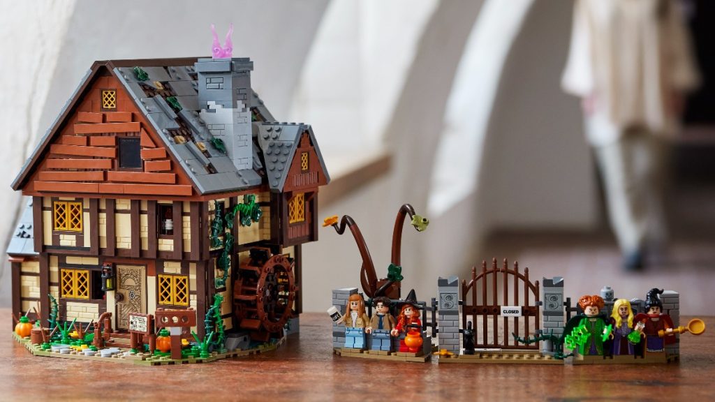 LEGO Ideas 21341 Hocus Pocus – The Sanderson Sisters Cottage lifestyle 5 featured 1024x576