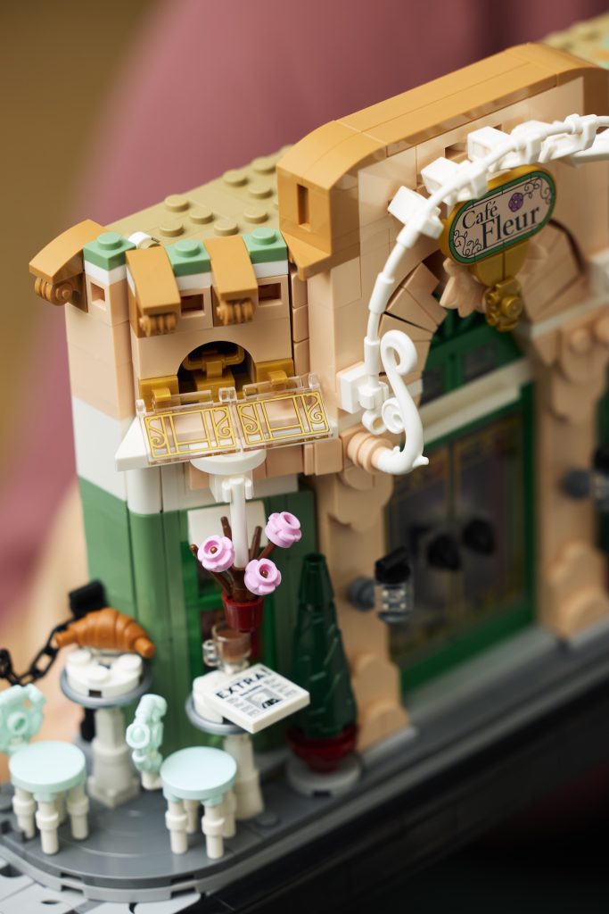 LEGO Icons 10362 French Cafe 9 683x1024
