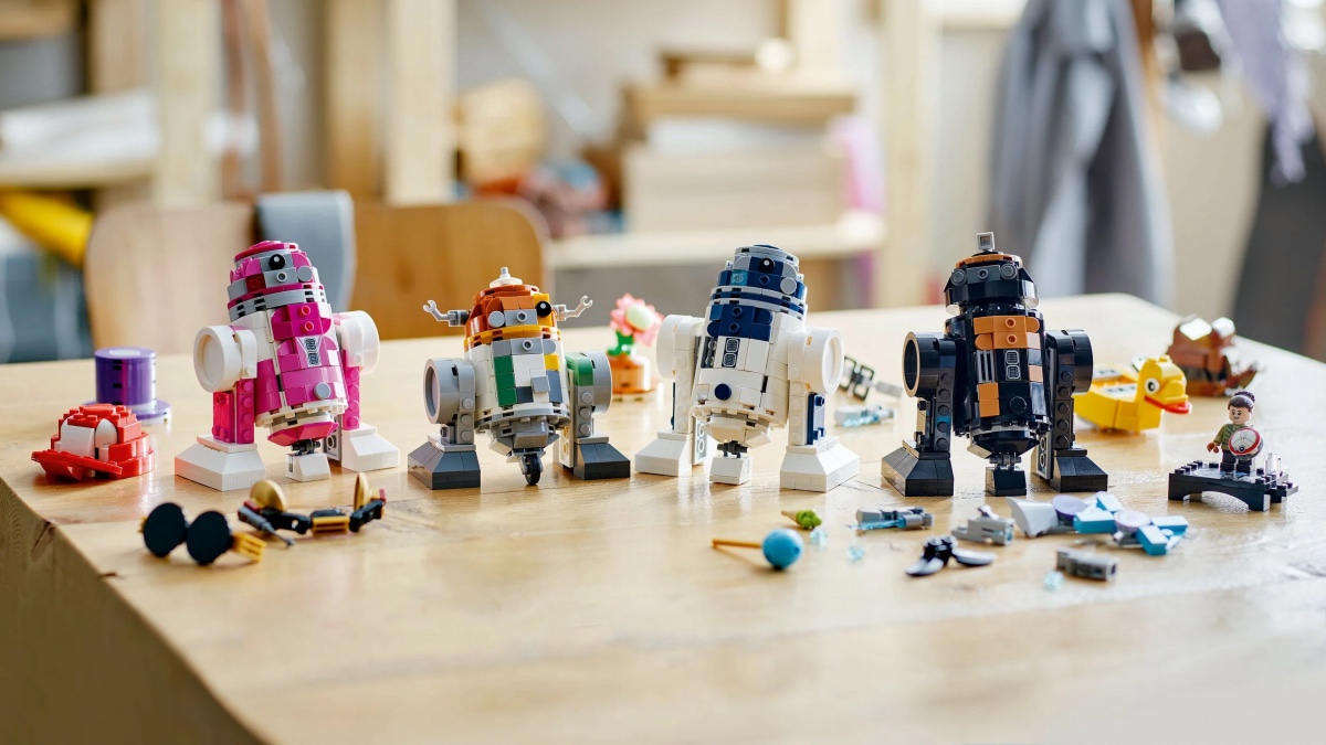 First look at LEGO Star Wars 75392 Creative Play Droid Builder with new anniversary minifigure