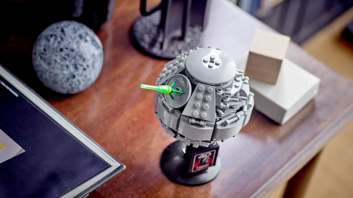 Official images for LEGO Star Wars 40591 Death Star II spotted