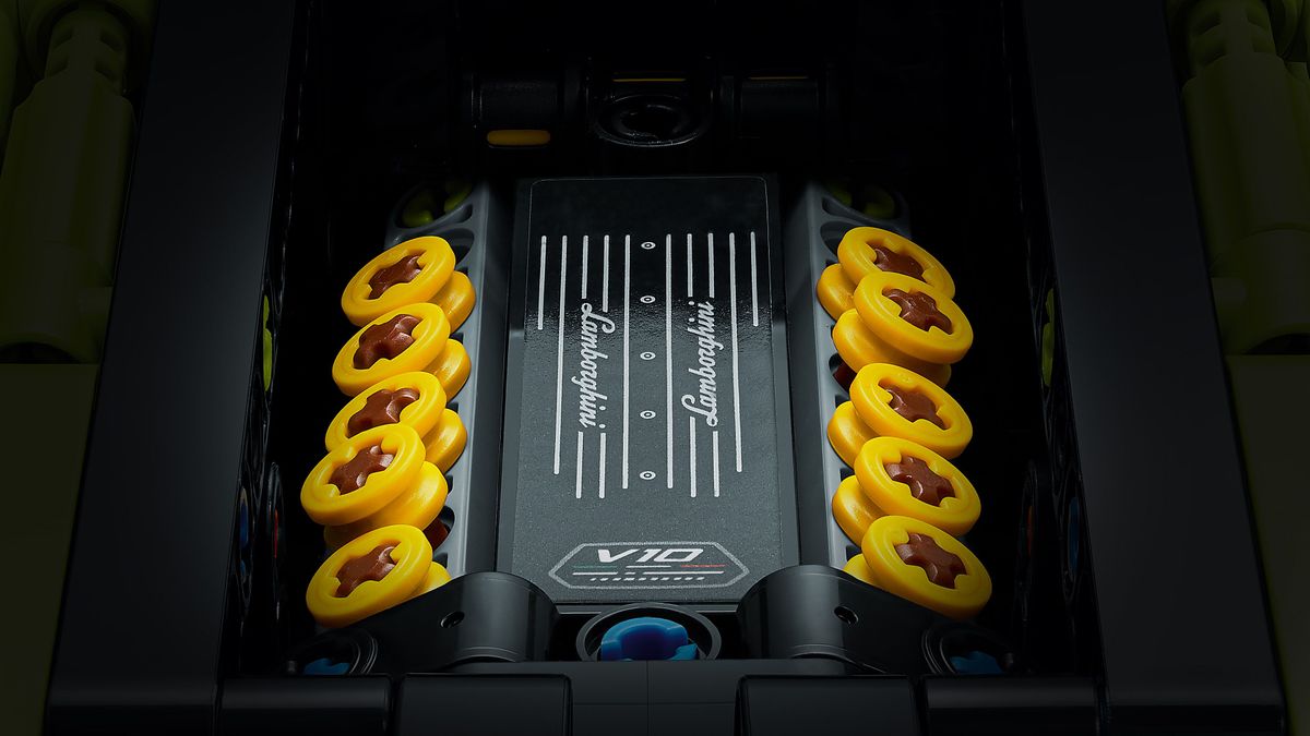 LEGO Technic 42161 Lamborghini Huracan Tecnica 2