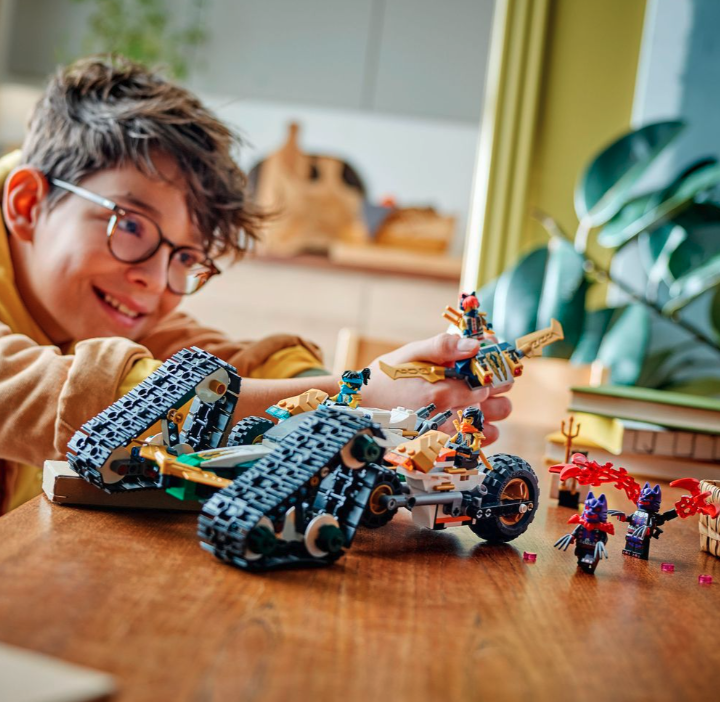 LEGO NINJAGO 71820 Ninja Team Combo Vehicle 8