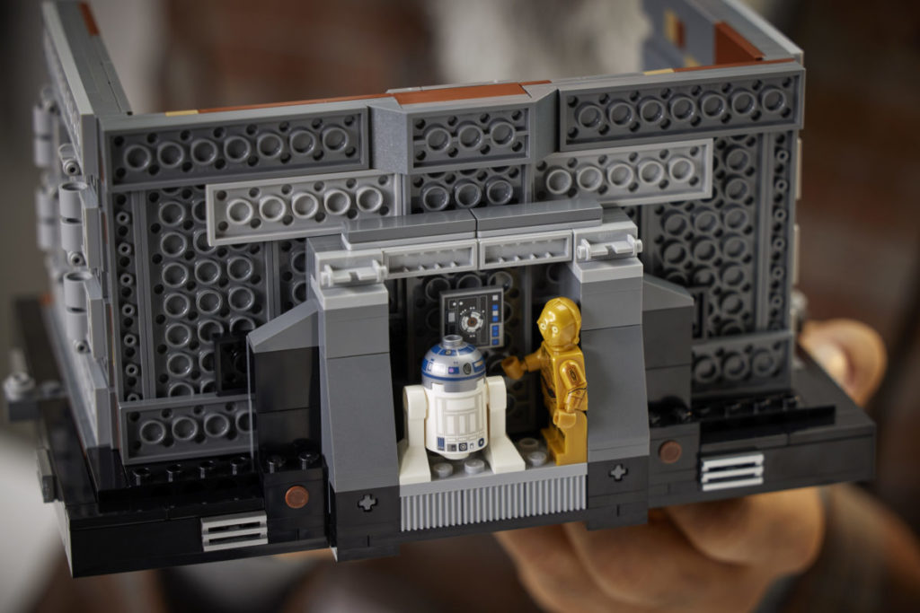 LEGO Star Wars 75339 Death Star Trash Compactor diorama set 05 1024x683