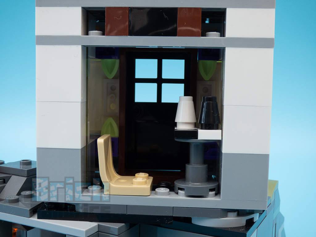 LEGO Hidden Side 70431 The Lighthouse of Darkness 15