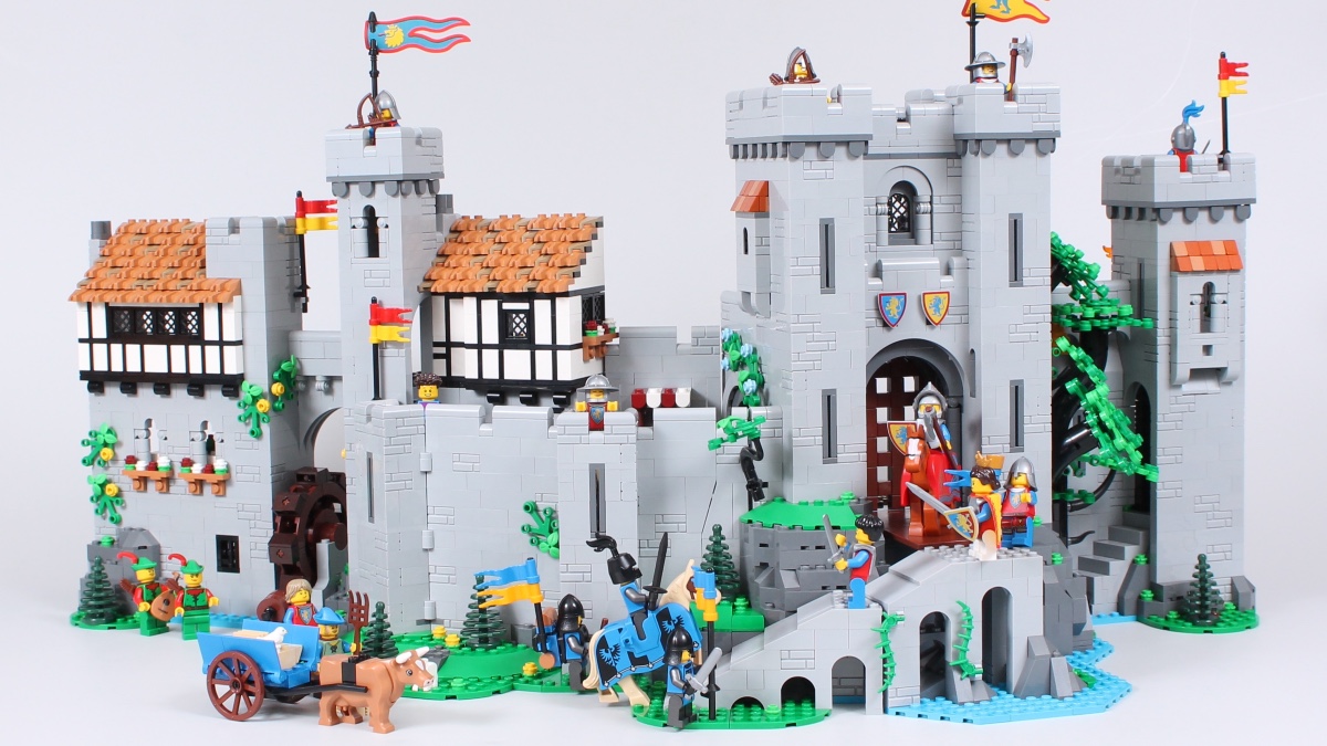 LEGO BrickLink Designer Program makes retiring Castle set a must-have