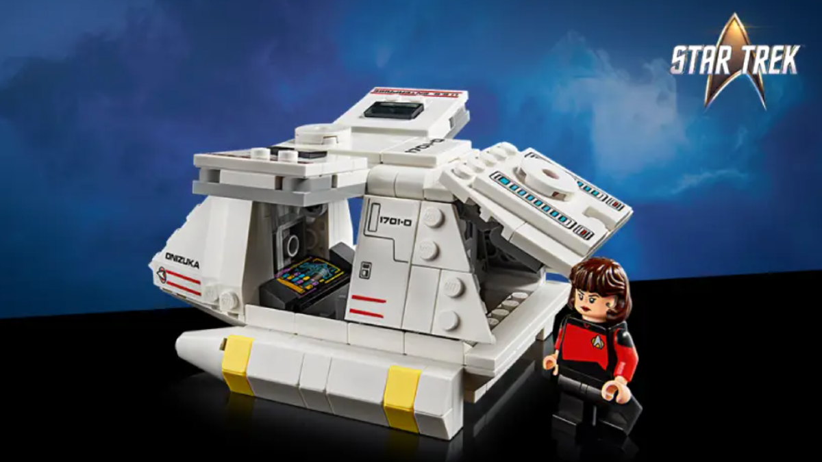 LEGO Star Trek Shuttlepod GWP also suffers from sticker error