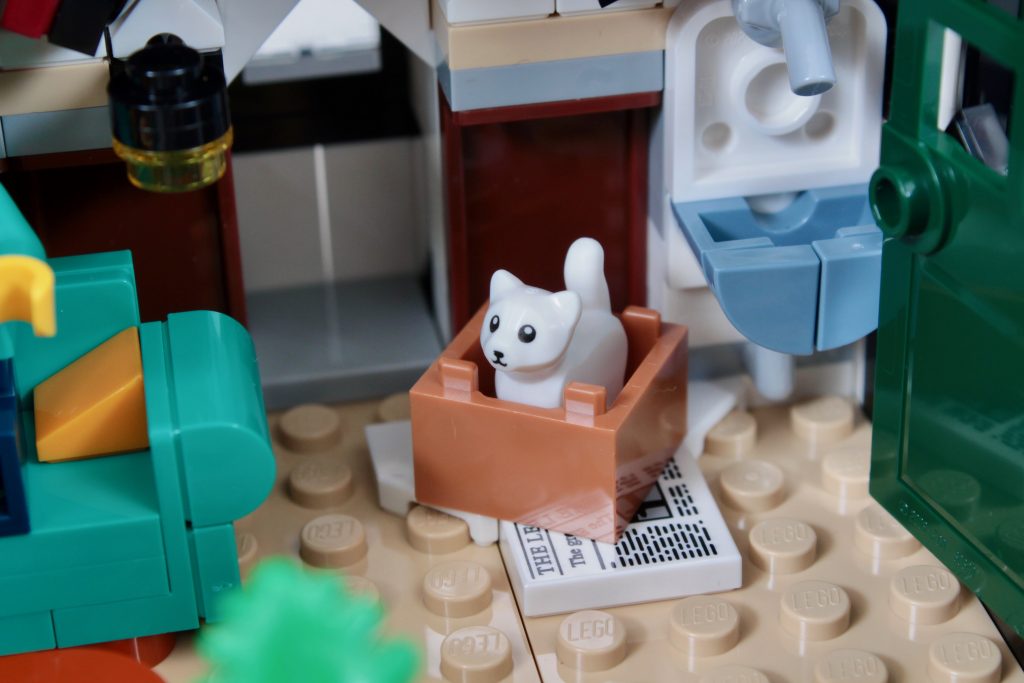 LEGO Icons 10350 Tudor Corner review 47 1024x683