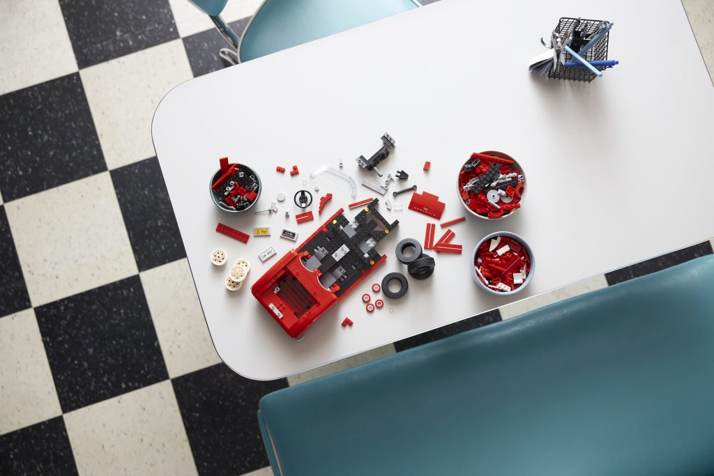 LEGO Icons 10321 Chevrolet Corvette C1 25 1024x683