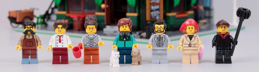 LEGO Icons 10350 Tudor Corner review 50 1024x286