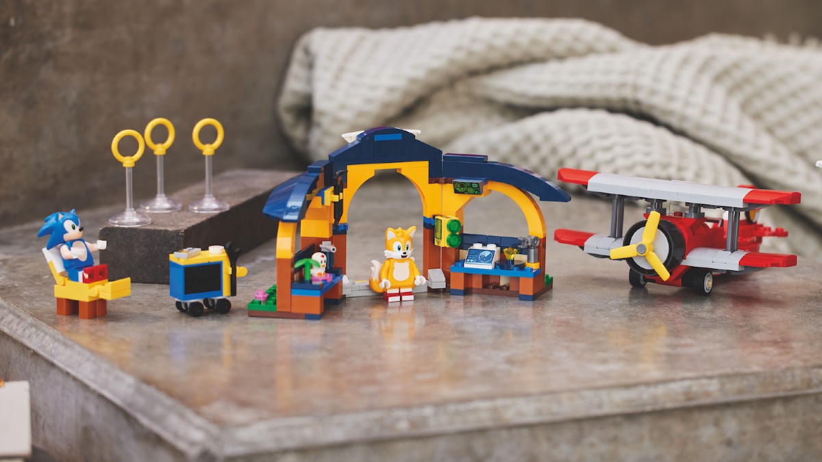 LEGO Sonic the Hedgehog 76991 Tails Workshop and Tornado Plane featured