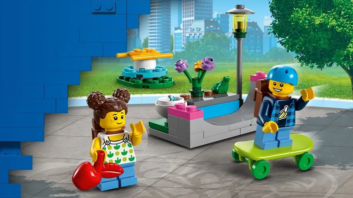 First images spotted online for LEGO 2024 polybags