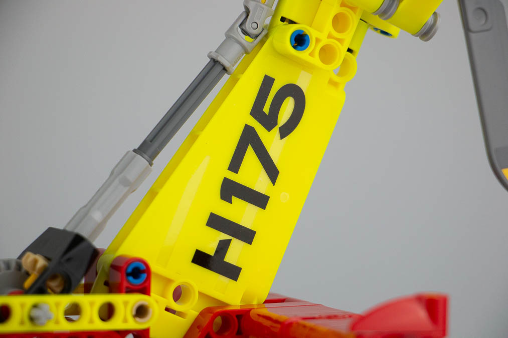 42145 Technic Airbus H175 Rescue Helicopter 5