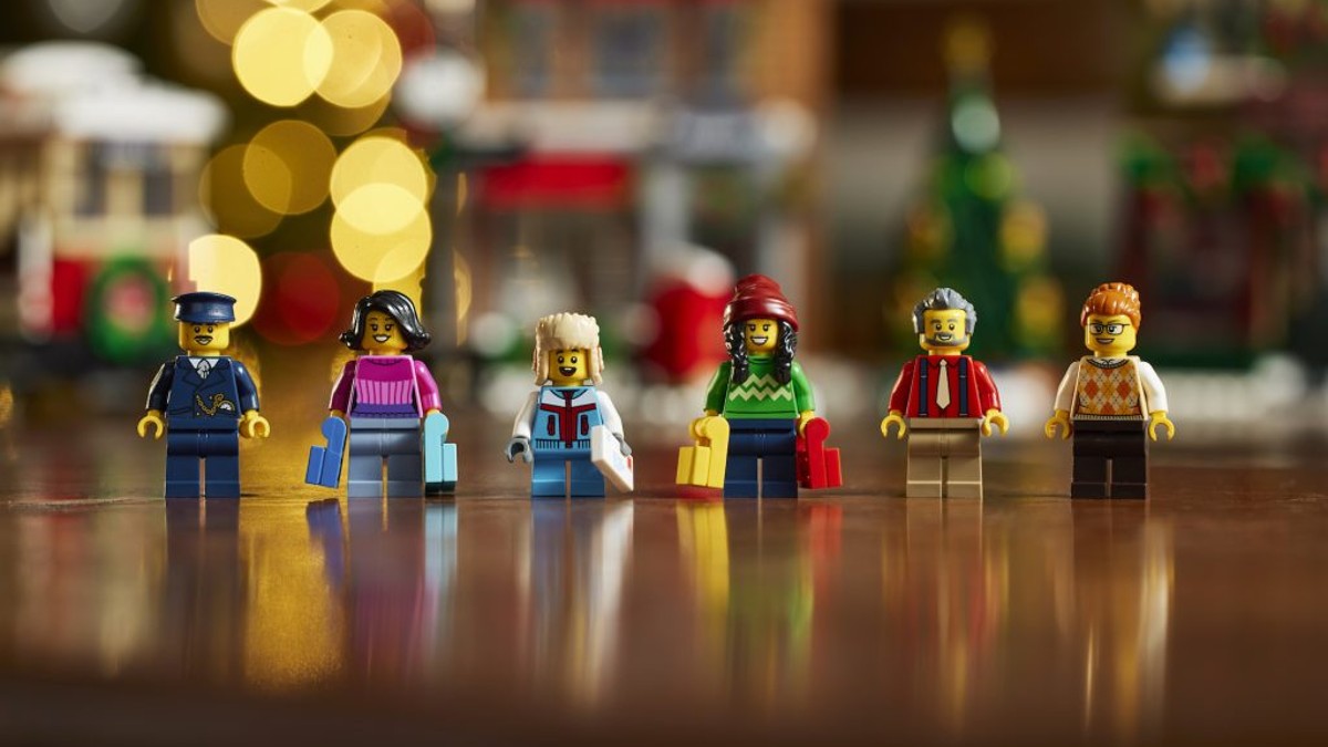 LEGO 10308 Holiday Main Street ends LEGO Ideas piece's exclusivity
