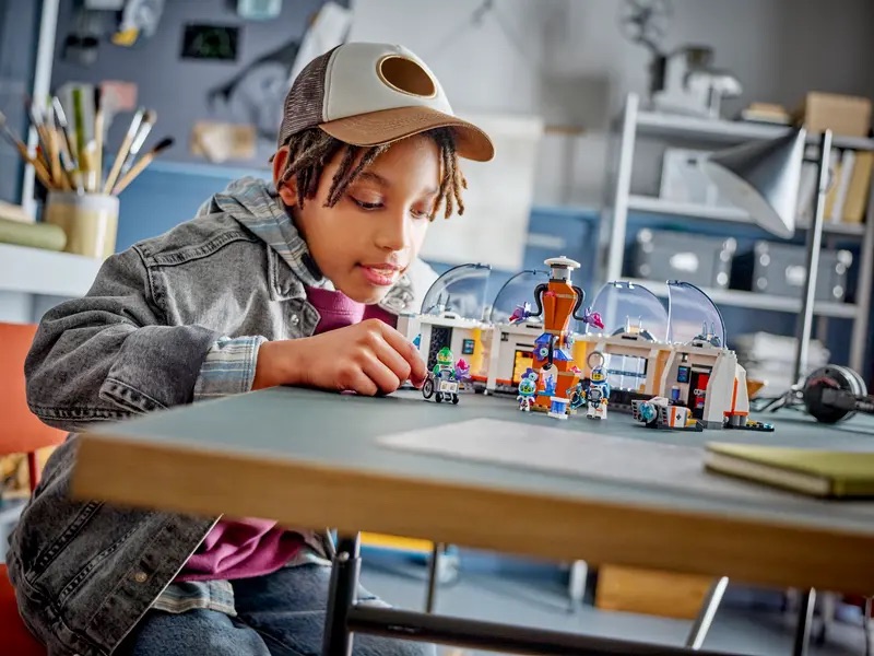 LEGO City 60439 Space Science Lab Lifestyle