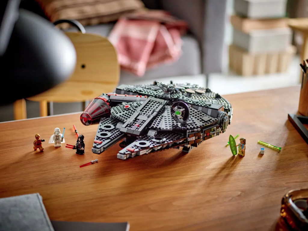 LEGO Star Wars 75389 The Dark Falcon 11 1024x769