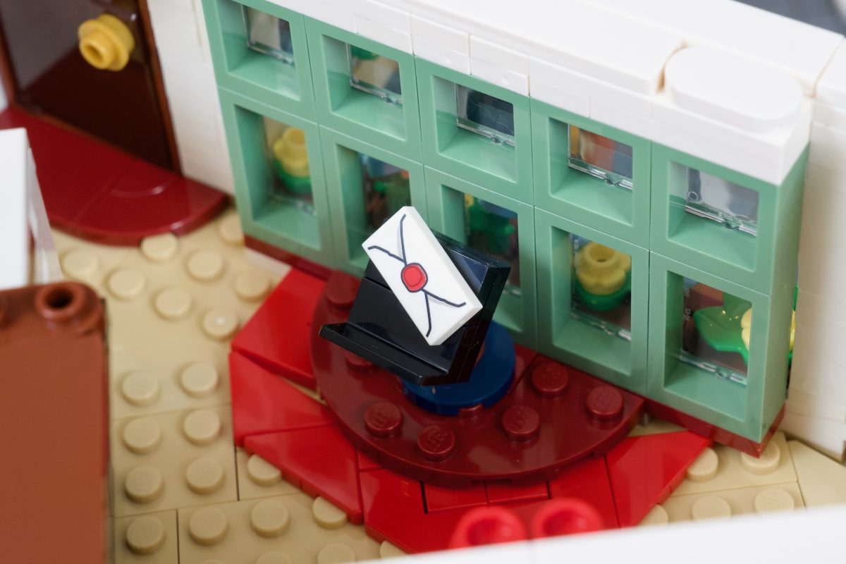 LEGO Icons 11371 Shopping Street review 36 1200x800
