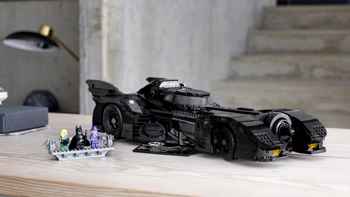 LEGO Batman 76139 1989 Batmobile returns to LEGO.com