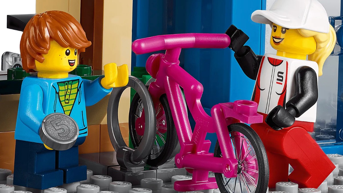 LEGO cycle lanes criticised by Dutch cycling group