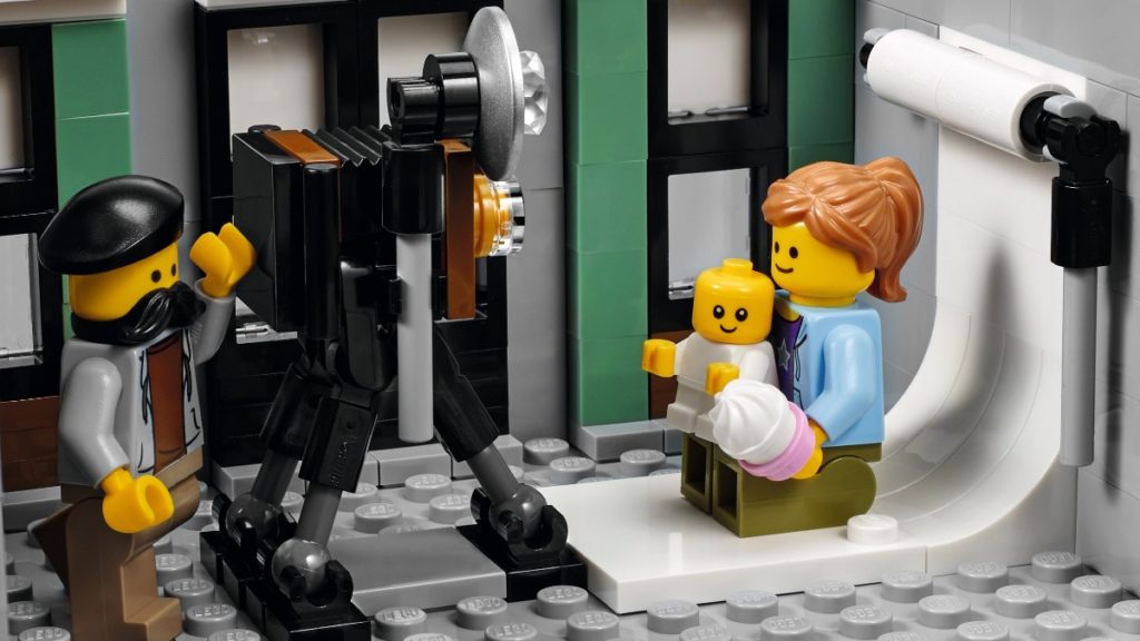 LEGO Photography 10255 Assembly Square featured 1024x576