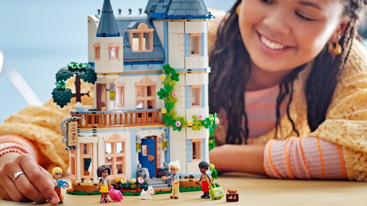 Rumoured LEGO Modular Building set will need to innovate