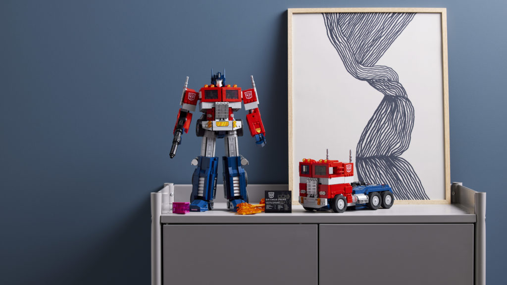 LEGO Transformers 10302 Optimus Prime 13 edited 1024x576
