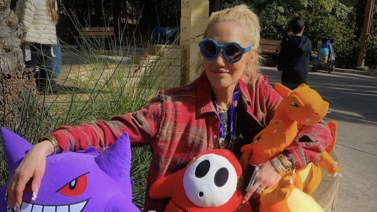Gwen Stefani visits her own brick-built band at LEGOLAND California