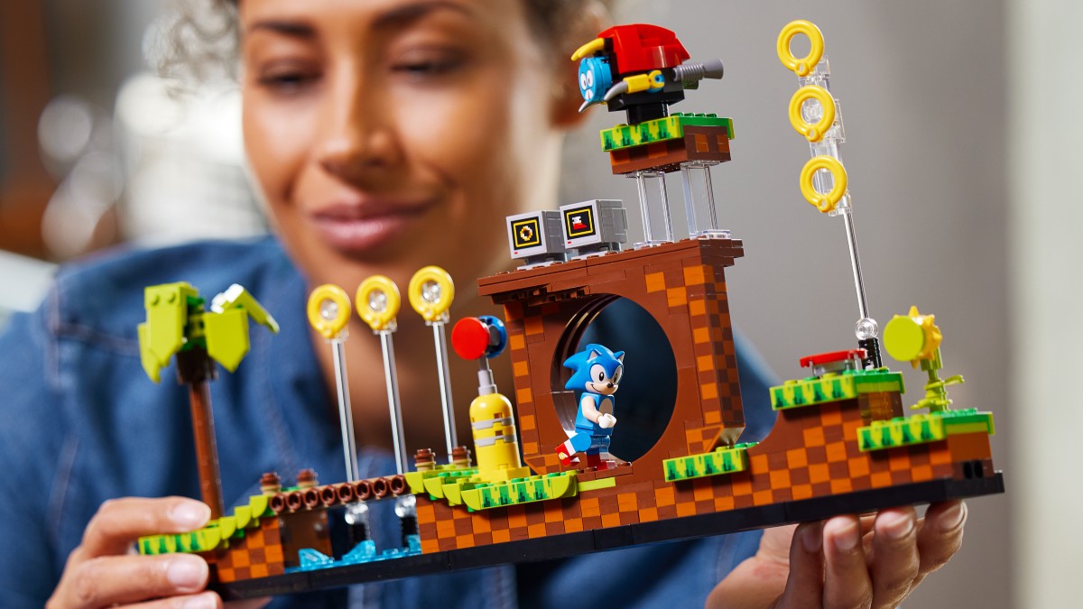 LEGO Ideas Sonic the Hedgehog set speeds onto LEGO.com