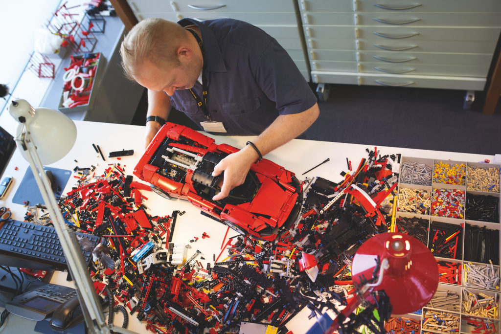 LEGO Technic 42143 Ferrari Daytona SP3 22 1024x683