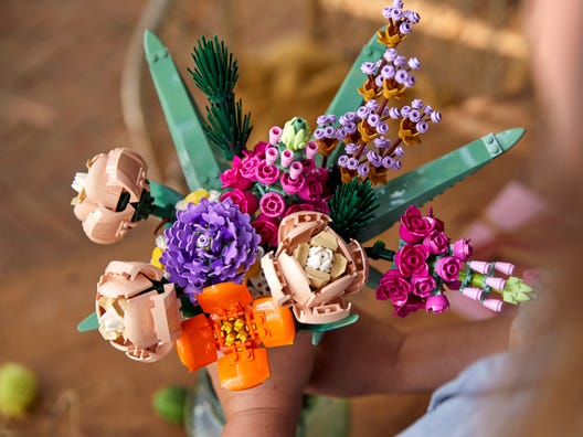 10280 Flower Bouquet featured image main BF