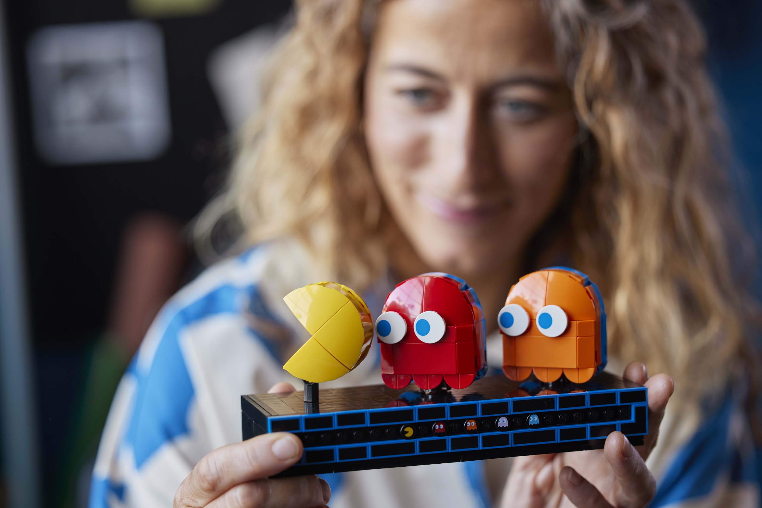LEGO Icons 10323 PAC MAN Arcade 10 scaled