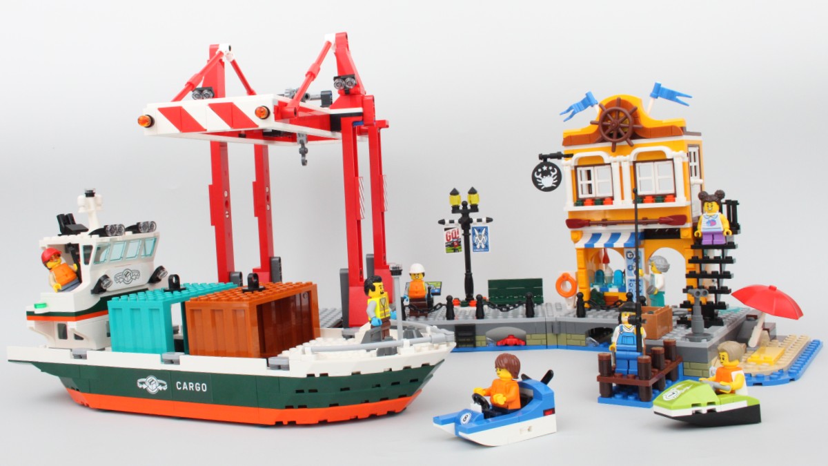 LEGO City 60422 Seaside Harbor with Cargo Ship review 