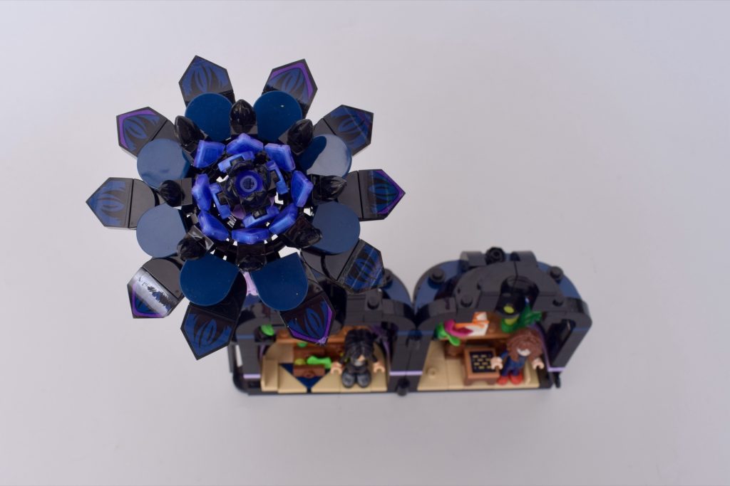 LEGO Wednesday 76784 Black Dahlia Flower review 7 1024x683