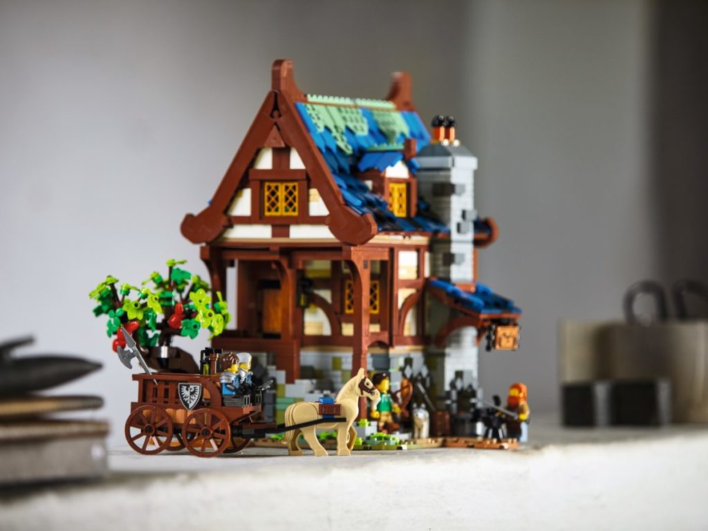 LEGO Ideas 21325 Medieval Blacksmith 1024x768