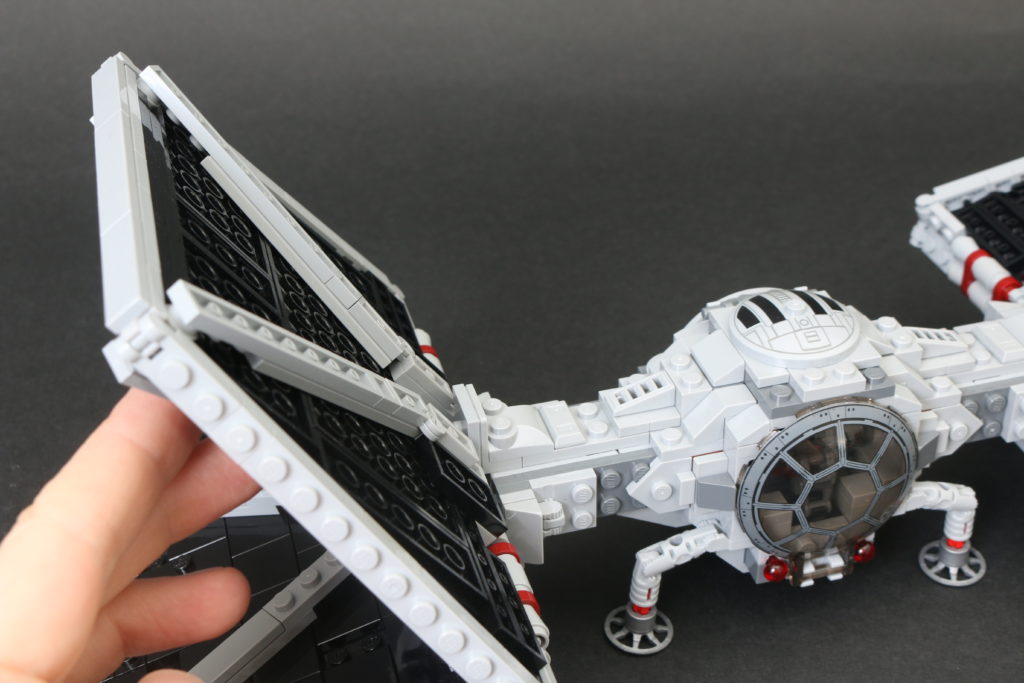 Build a LEGO Mandalorian Outland folding TIE Fighter 40