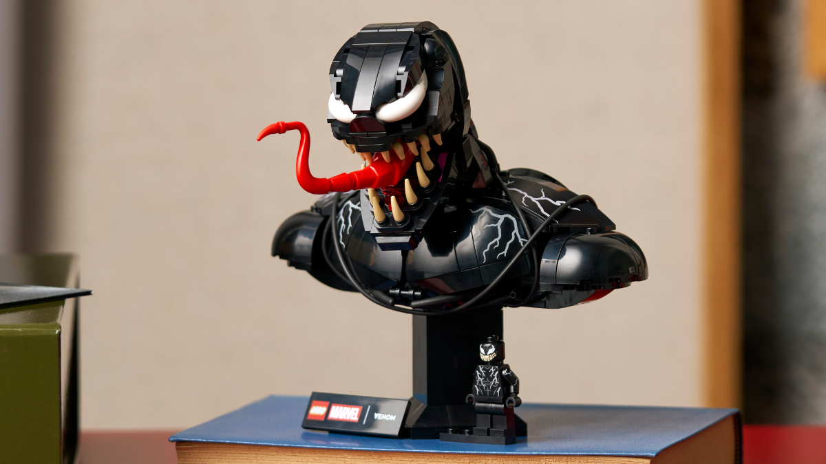 lego marvel 76356 venom bust lifestyle featured